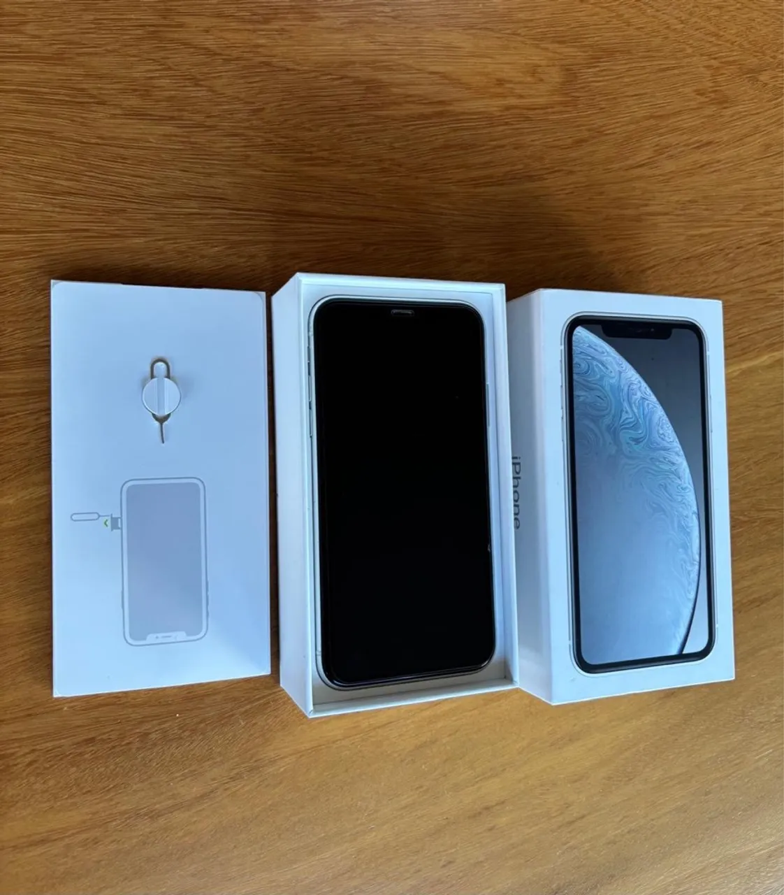 Vendo IPhone XR 64B 2020