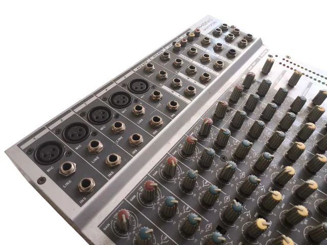 Mesa De Som Phonic Mm1705 2 Canais - Foto 5