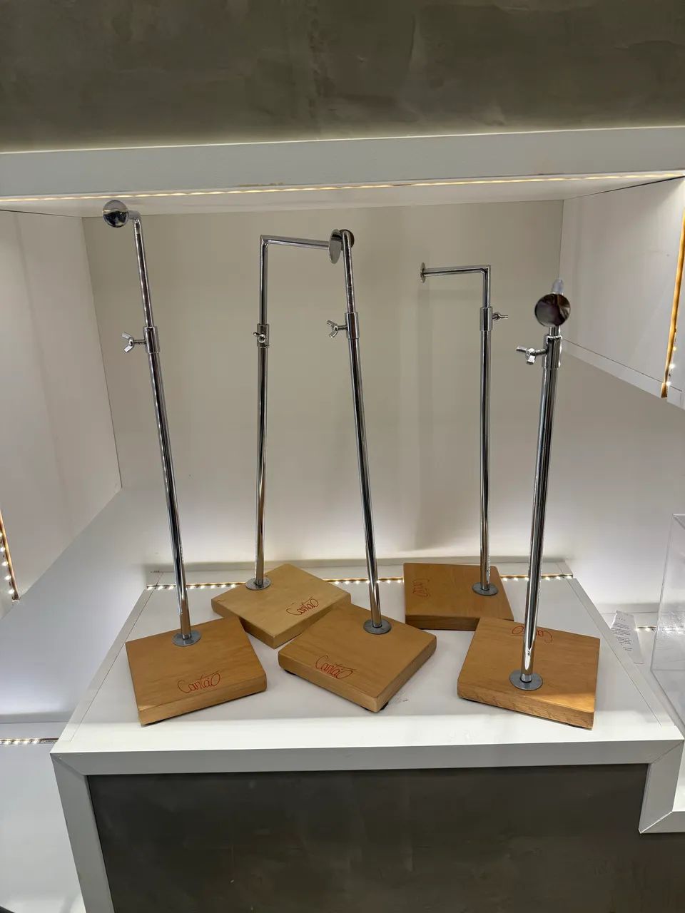 Expositor de BOLSAS para vitrines  125,00 cada