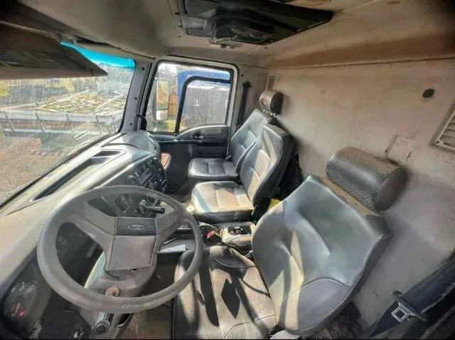 Ford Cargo 2628 (2011) Caçamba 6x4 - Foto 4