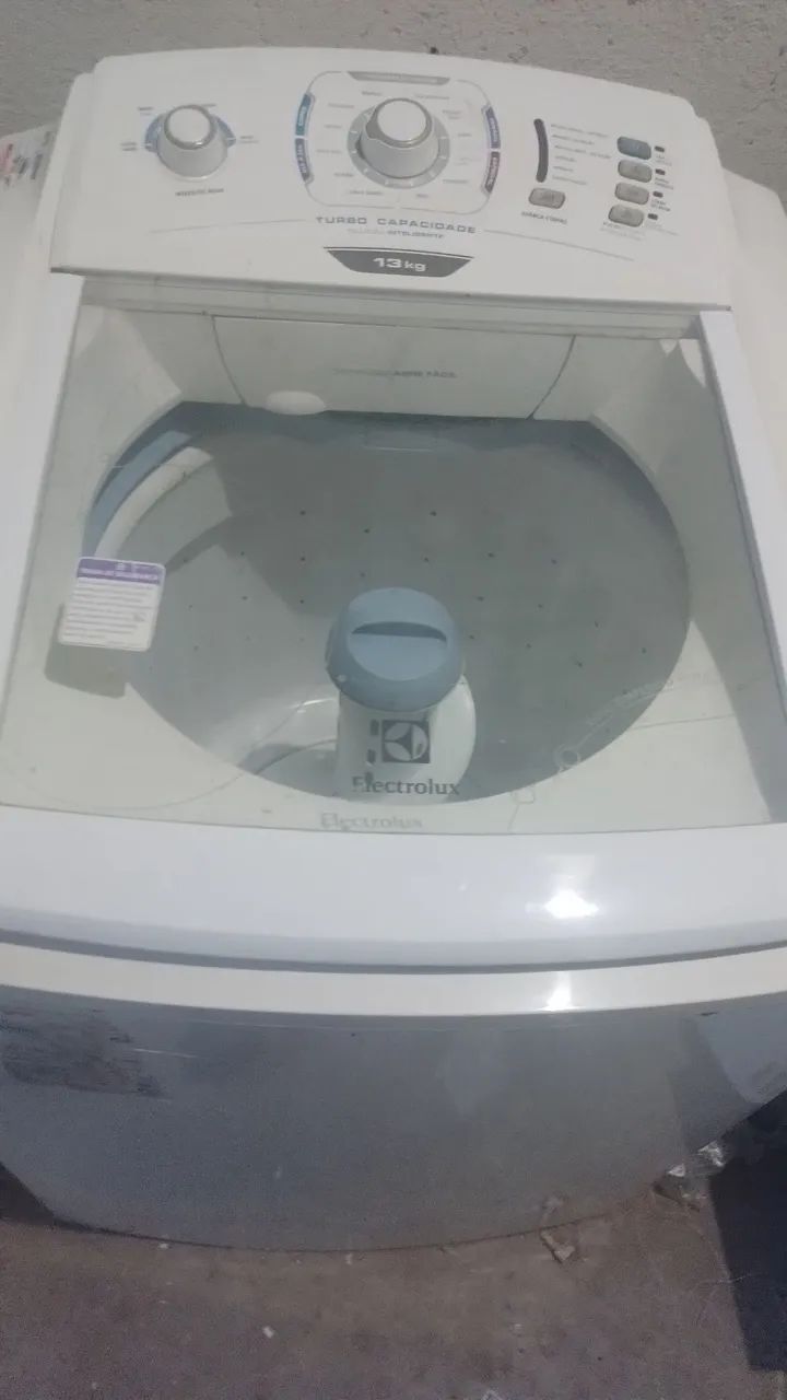 Maquina eletrolux 13 quilos  muito boa