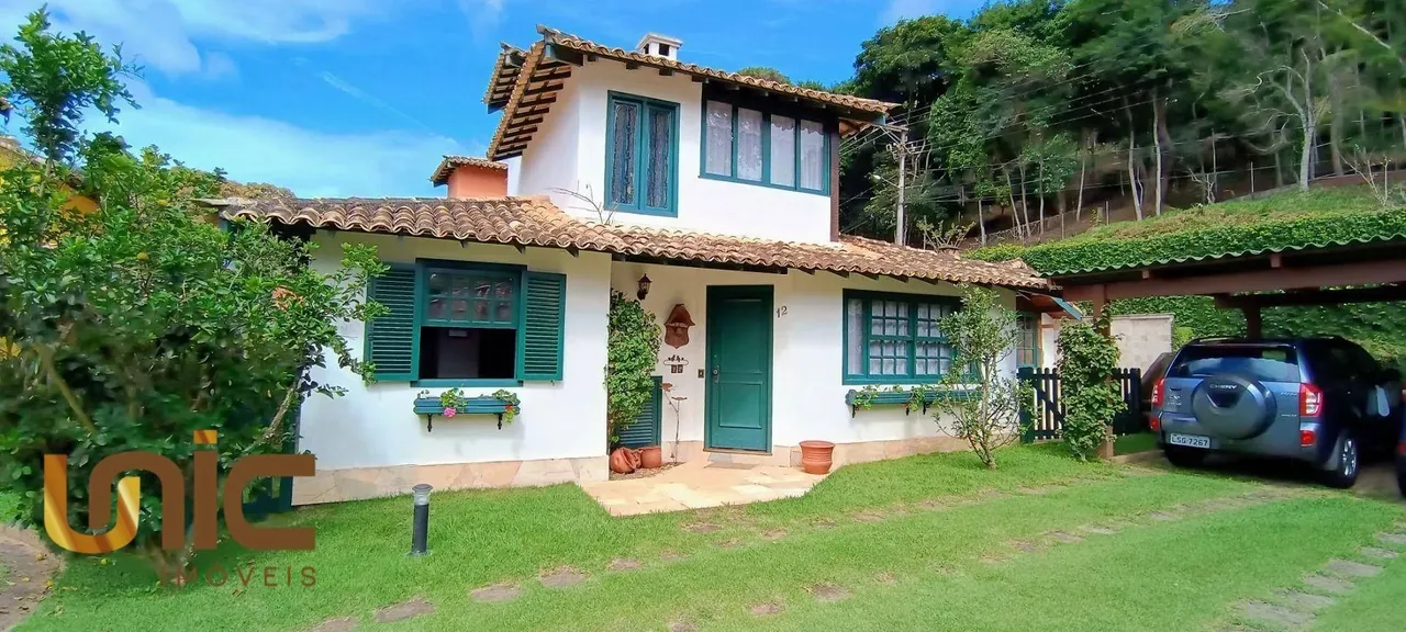 Casa com 3 dormitórios à venda, 135 m² por R$ 840.000,00 - Albuquerque - Teresópolis/RJ