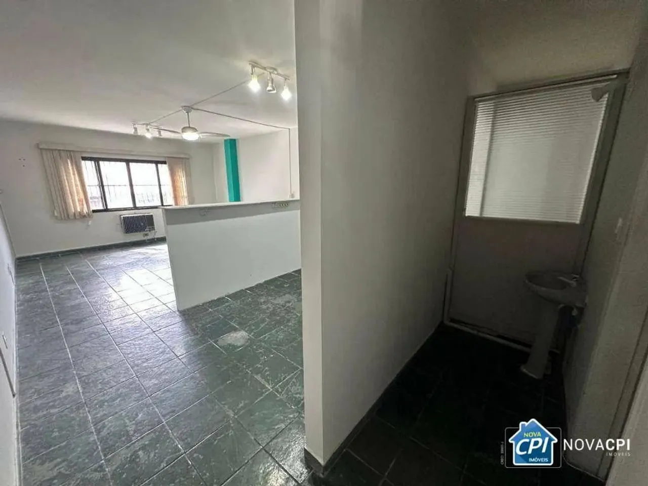 Sala Comercial Para Aluguel no Boqueirão na Praia Grande/SP