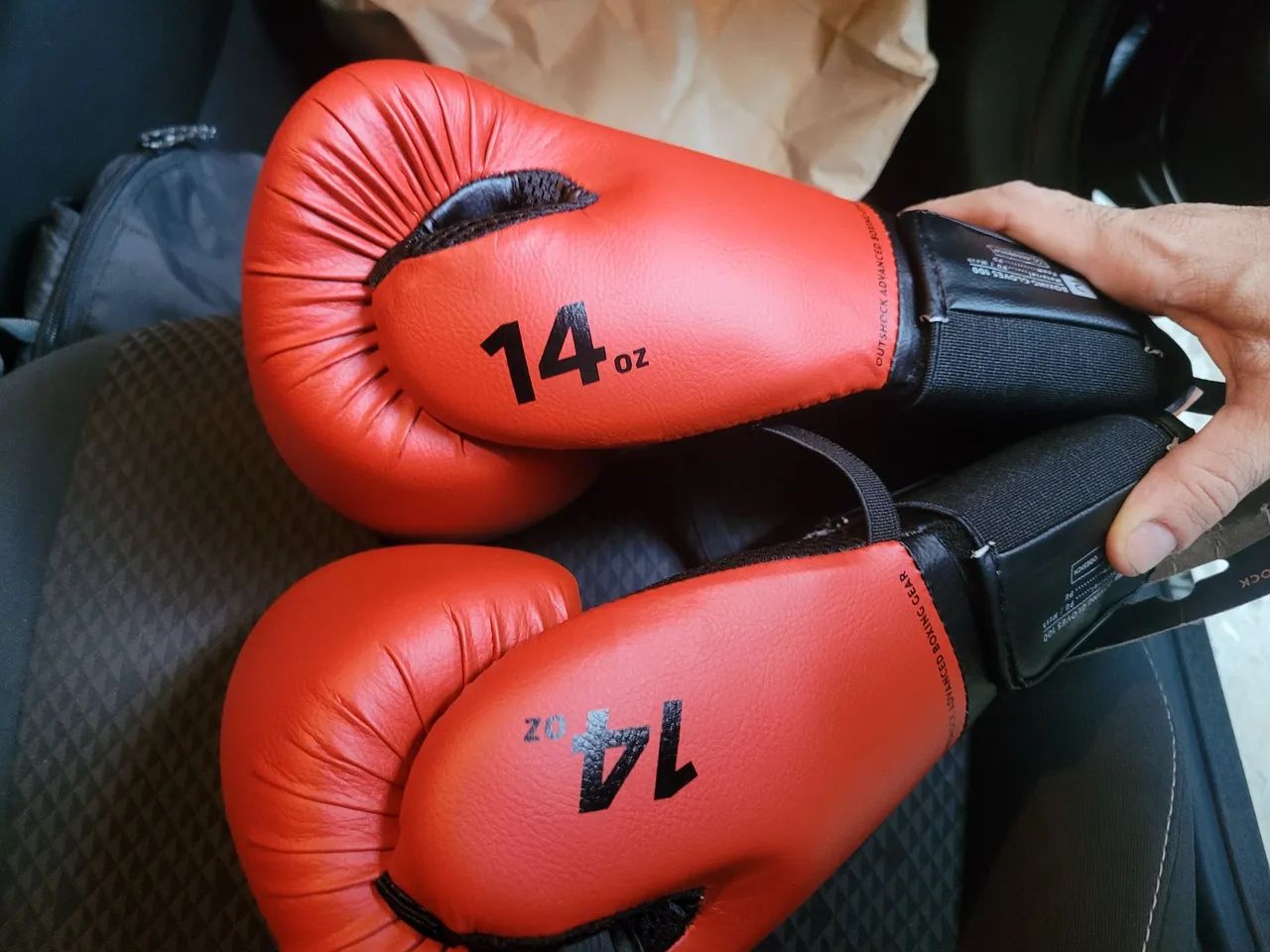Luvas de boxe407686970952929281