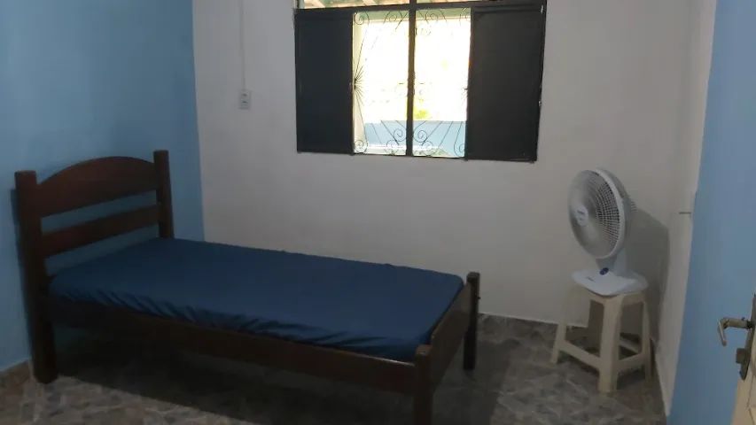 Casa simples, mobiliada e ampla