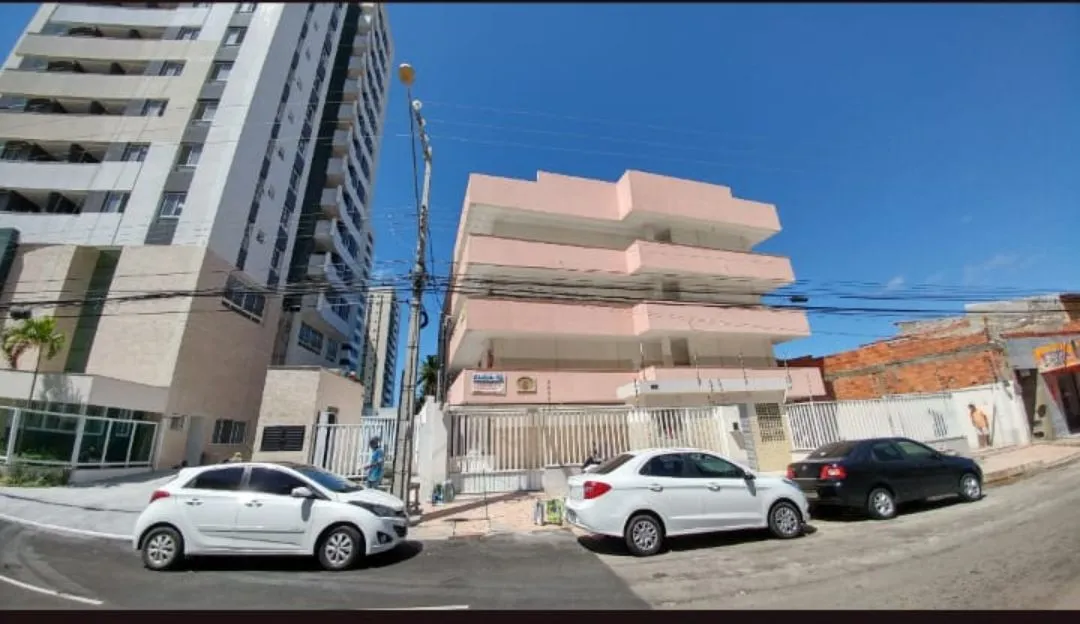 Apartamento Farolandia 2/4,sala,cozinha e banheiro.