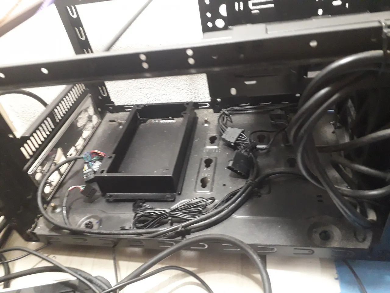 Gabinete Cooler Master para PC - Foto 2