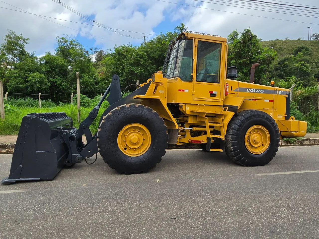 Pá Carregadeira Volvo L90
