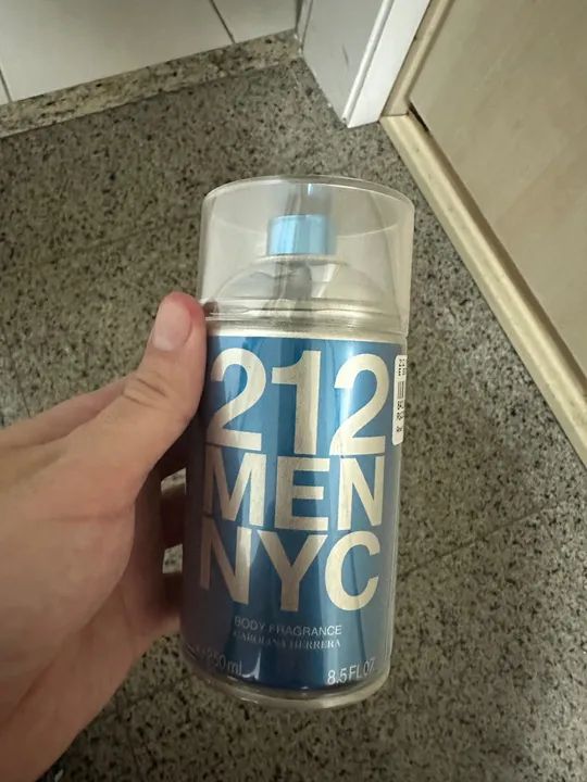 Carolina Herrera 212 Men Body Spray - Foto 3
