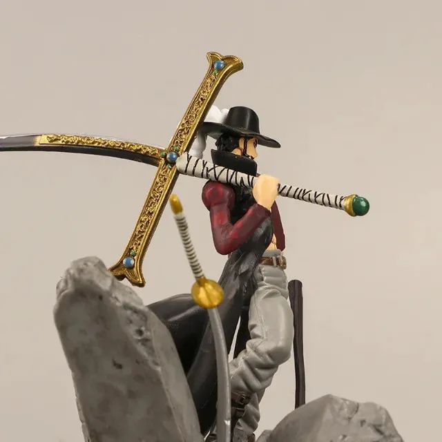 Action Figure Mihawk - Boneco do Espadachim de One Piece - Dracula - Olhos de Gavião - Foto 2