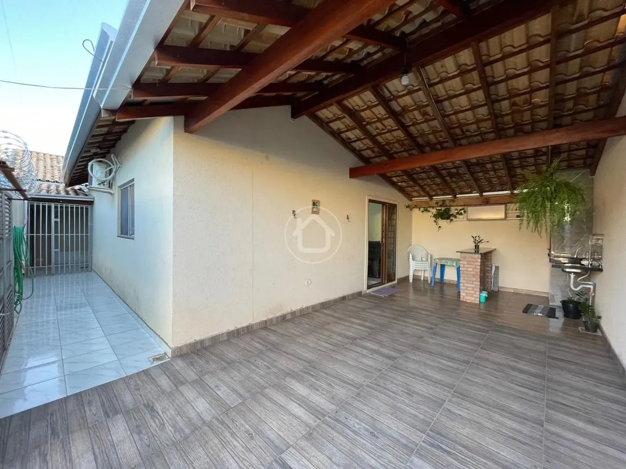 CASA CONDOMÍNIO 2 DORMITÓRIOS