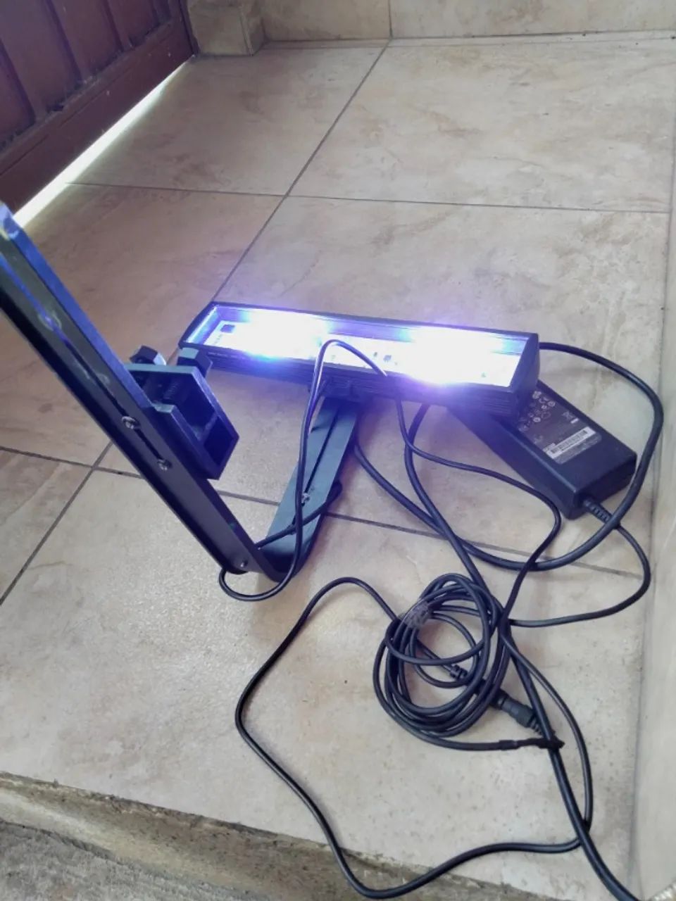 Luminaria Caseira 60w com fonte é suporte Leds Azul , Branco - Foto 4