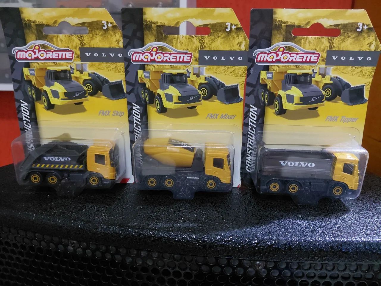 miniaturas caminhões volvo