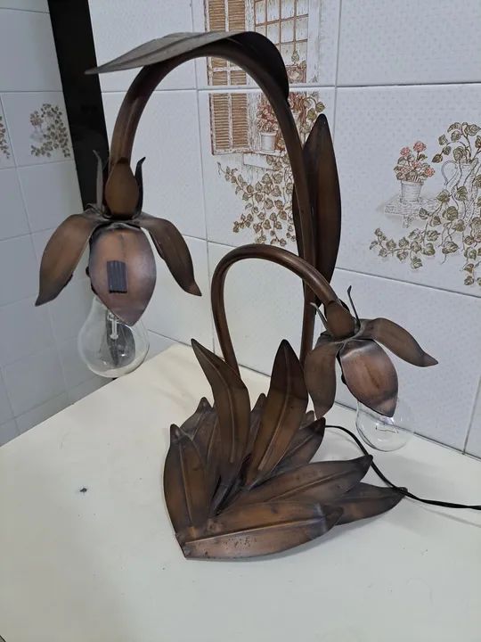 Abajour  em Metal com Flores - Foto 4