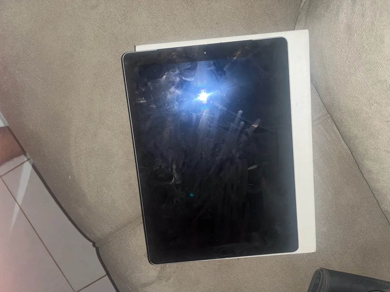 Ipad pro 1geraçap 256 gb com carregador