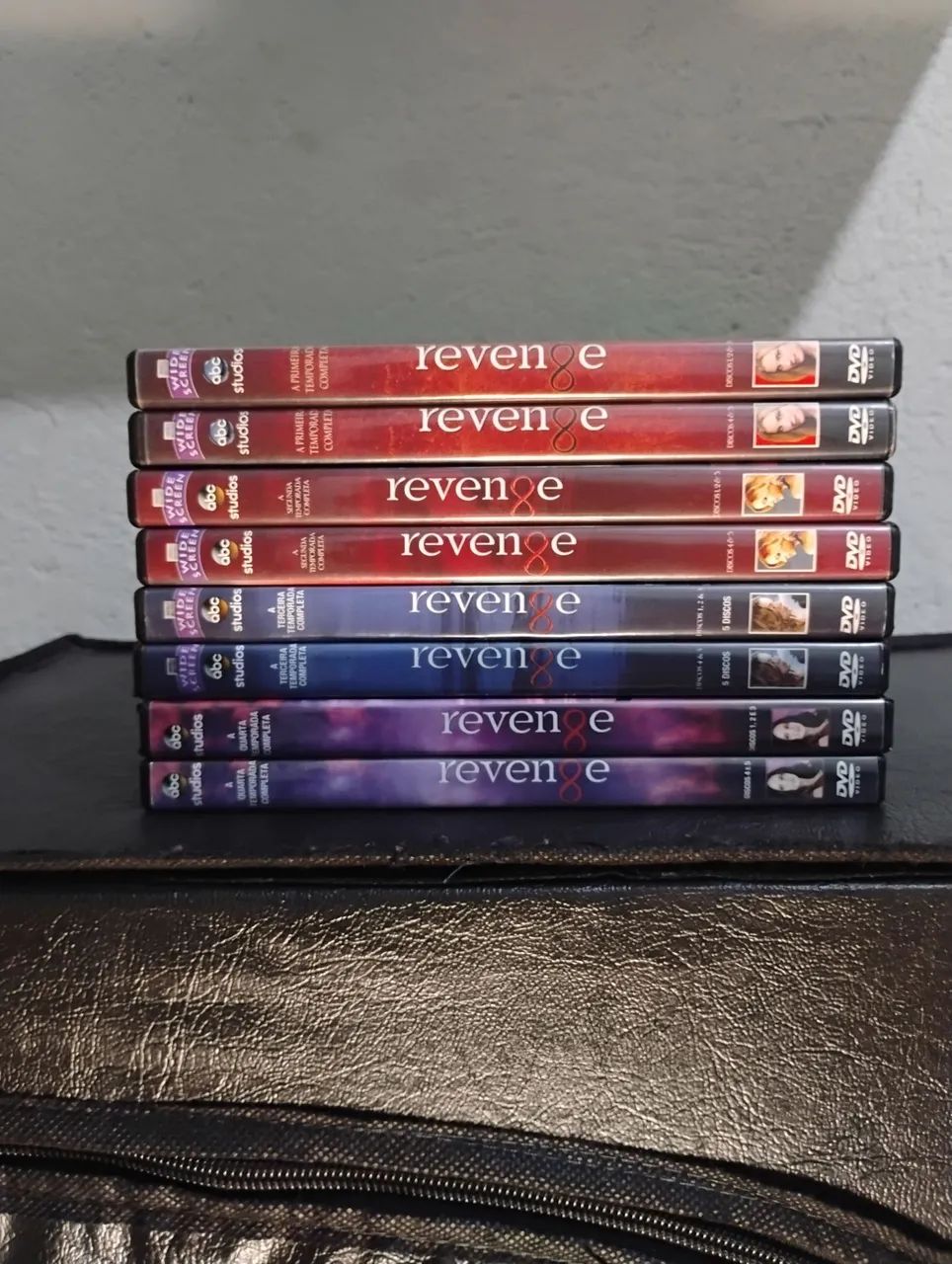 Caixa Completa Revenge - 4 Temporadas