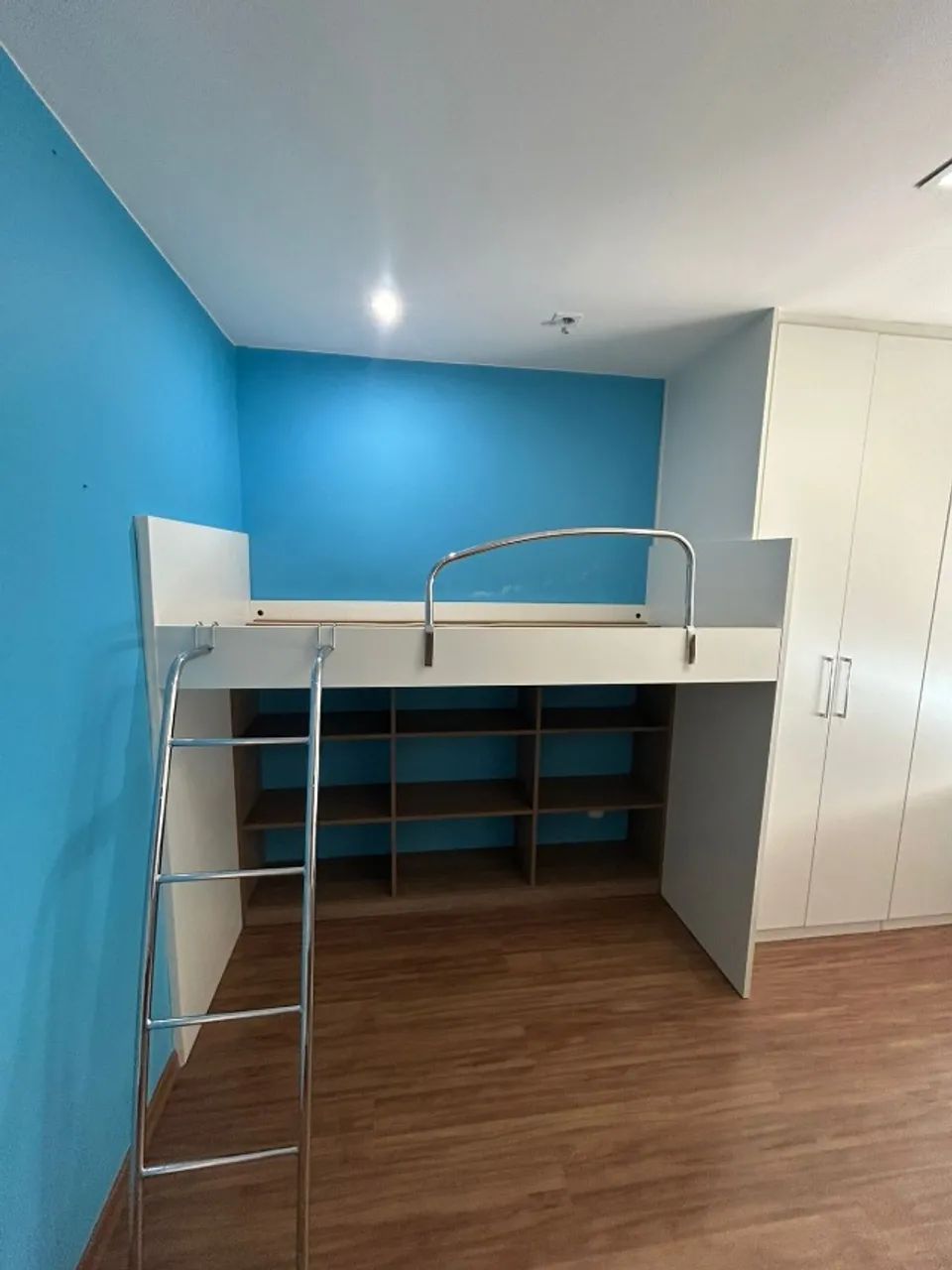 Cama Suspensa Infantil e módulo com nicho para guardar brinquedos - Foto 2