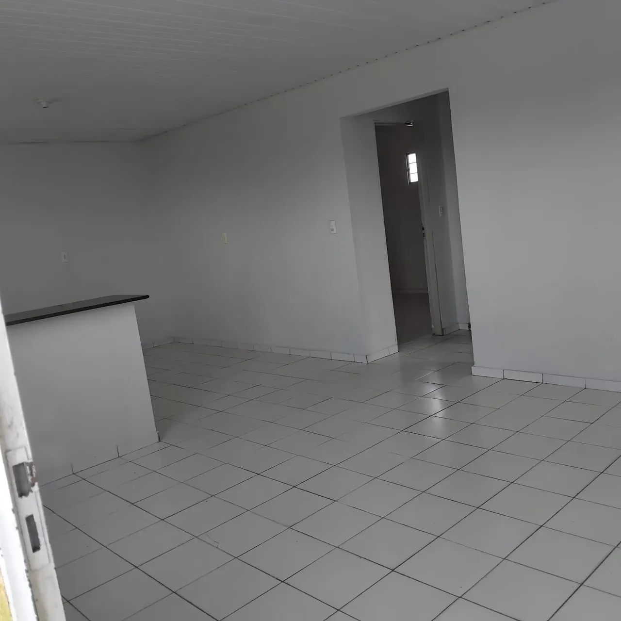 Aluga-se apartamento