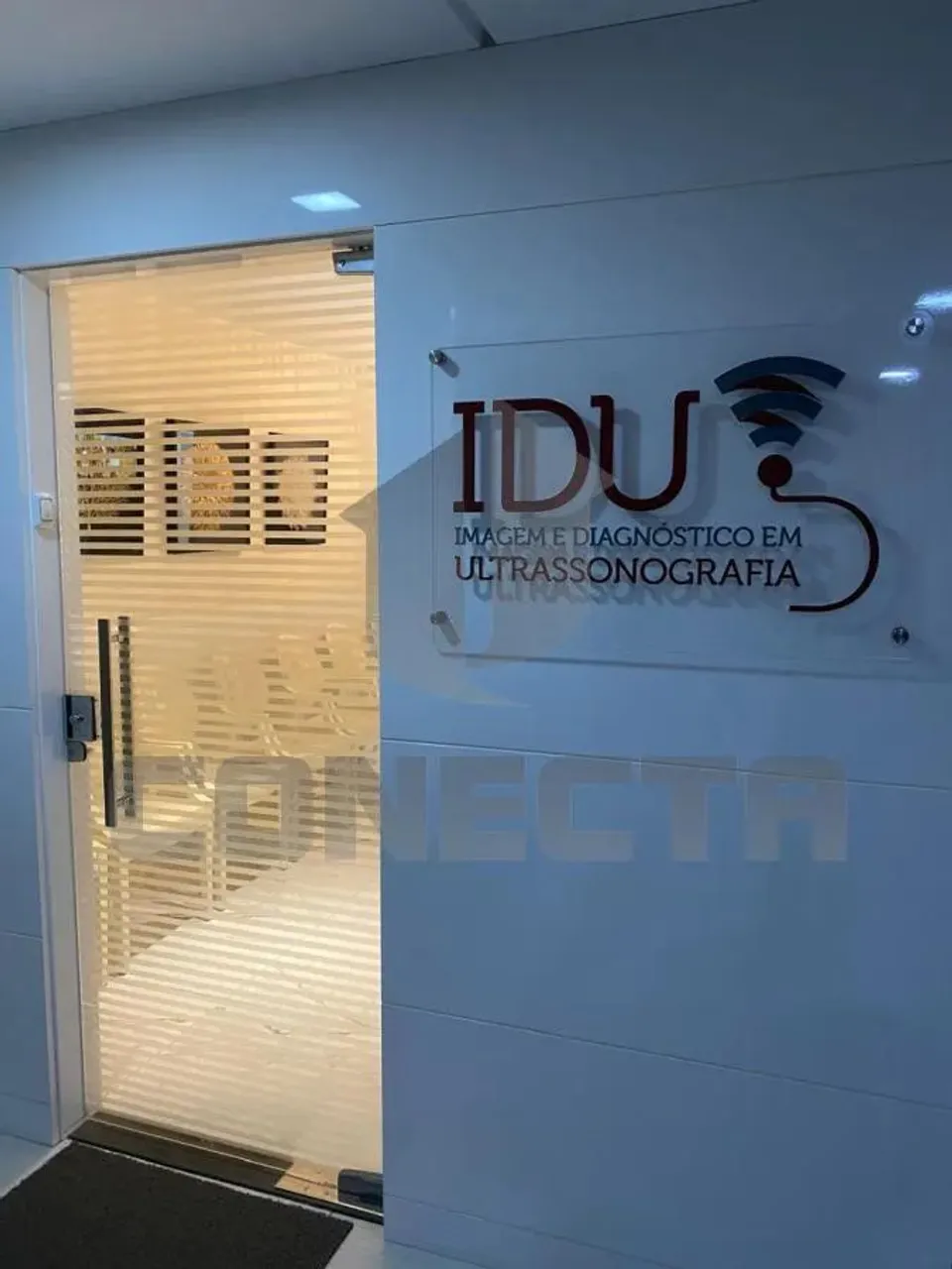 Sala Comercial para Venda em Vila Velha, Praia da Costa, 2 banheiros, 2 vagas