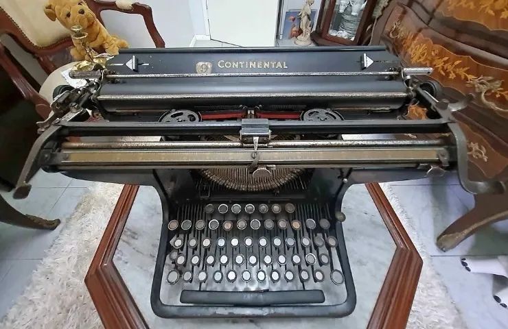 Raríssima Máquina de Escrever CONTINENTAL do início do século