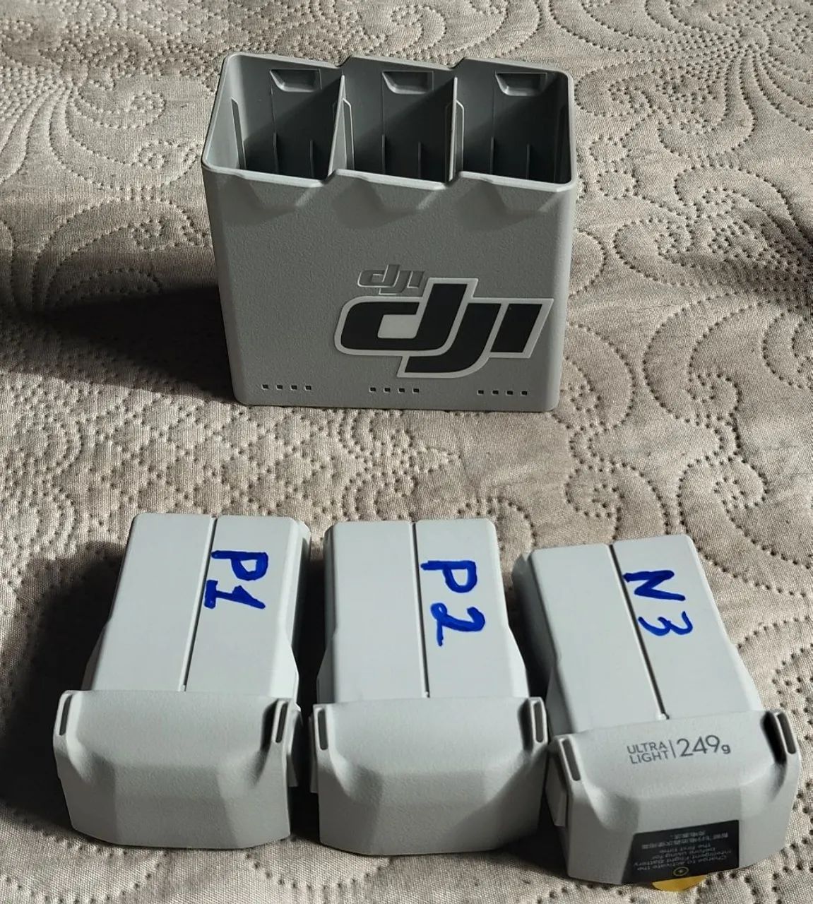 Drone DJI Mini 4 Pro - Novo na Caixa (Vai com 2 cartões de memória  e vários acessórios). - Foto 4