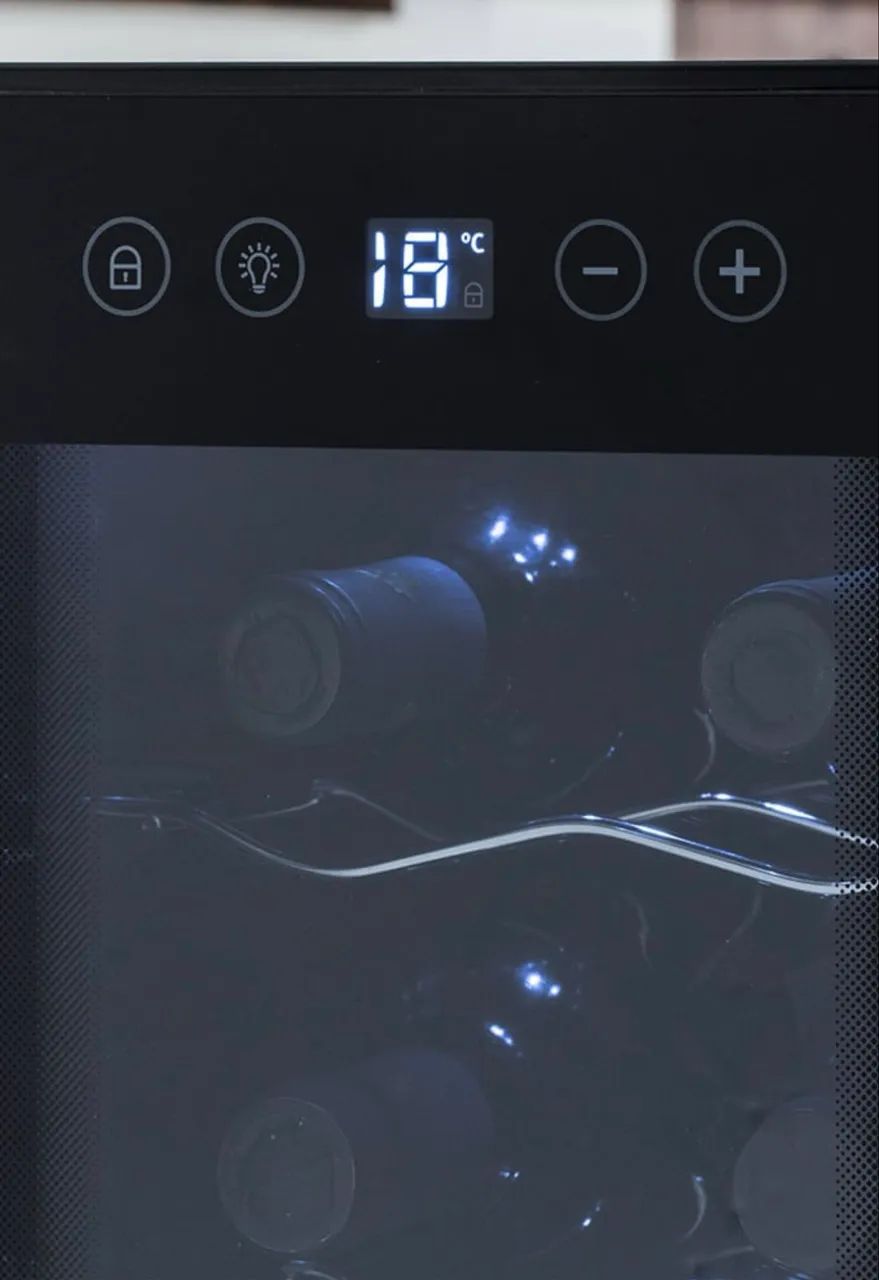 Adega Electrolux 12 garrafas 1 Porta Preta Acabamento em Alumínio (ACB12) Bivolt