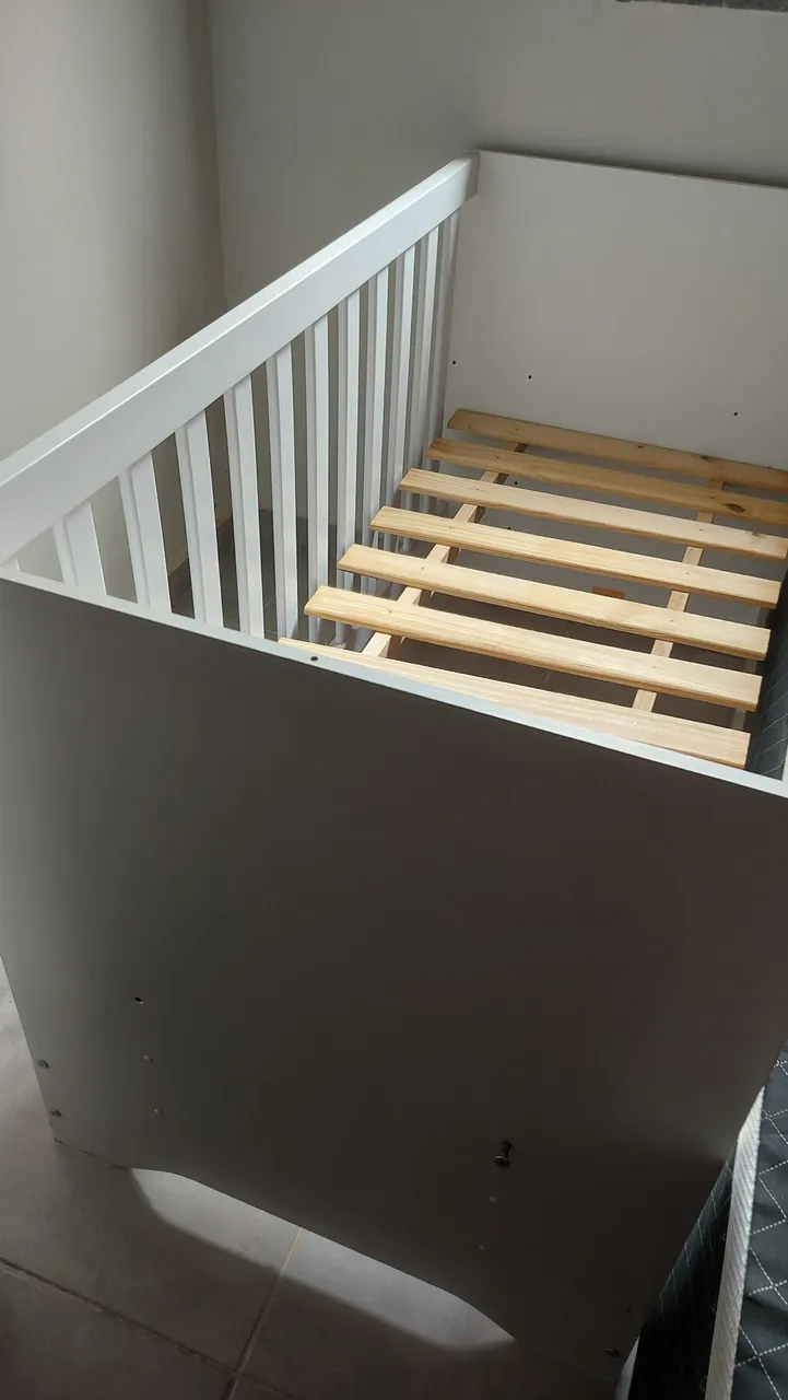 Berço que vira cama. Usado