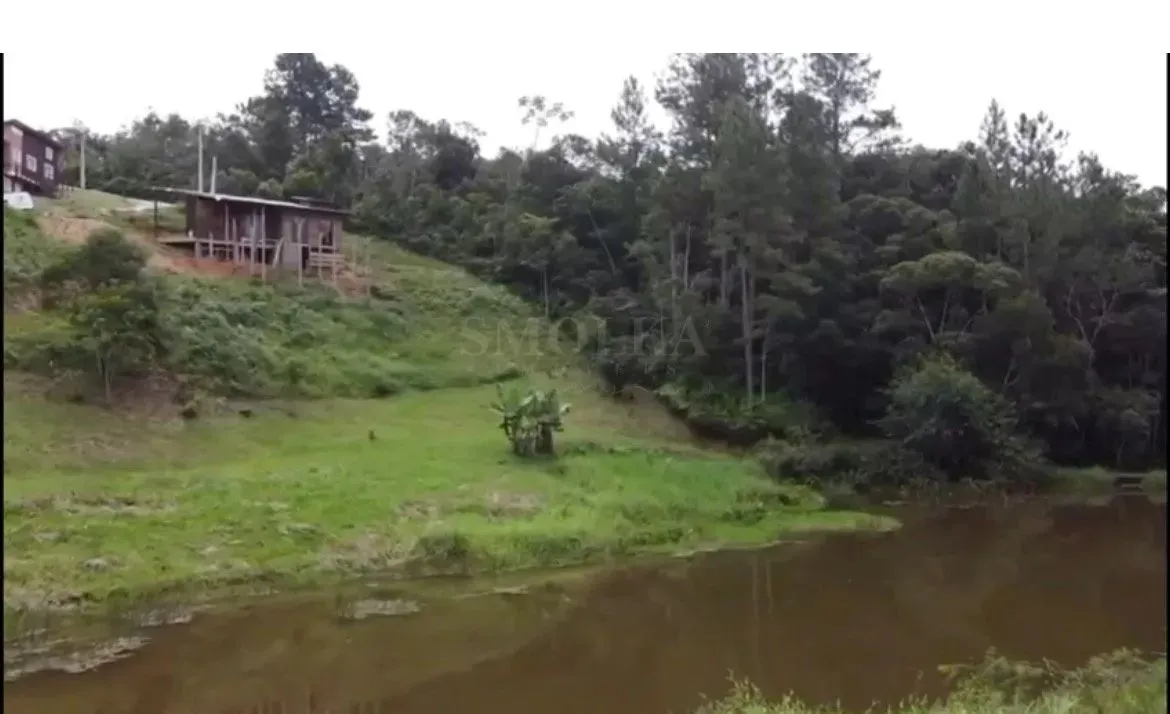Terreno em Condomínio à Venda em Santo Amaro da Imperatriz