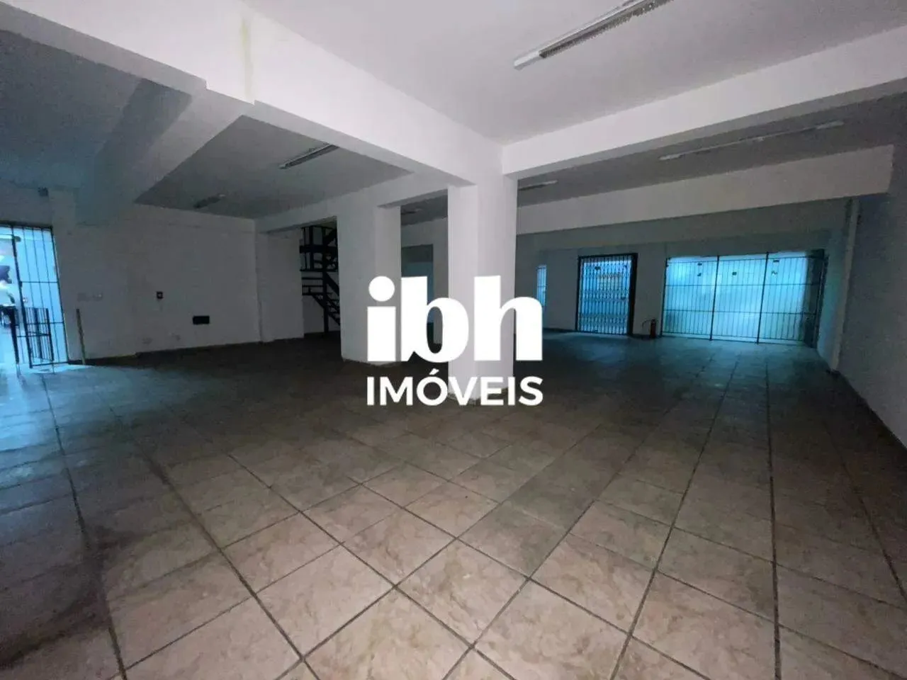 Conjunto de lojas galeria para locação em Lourdes/Funcionários-BH