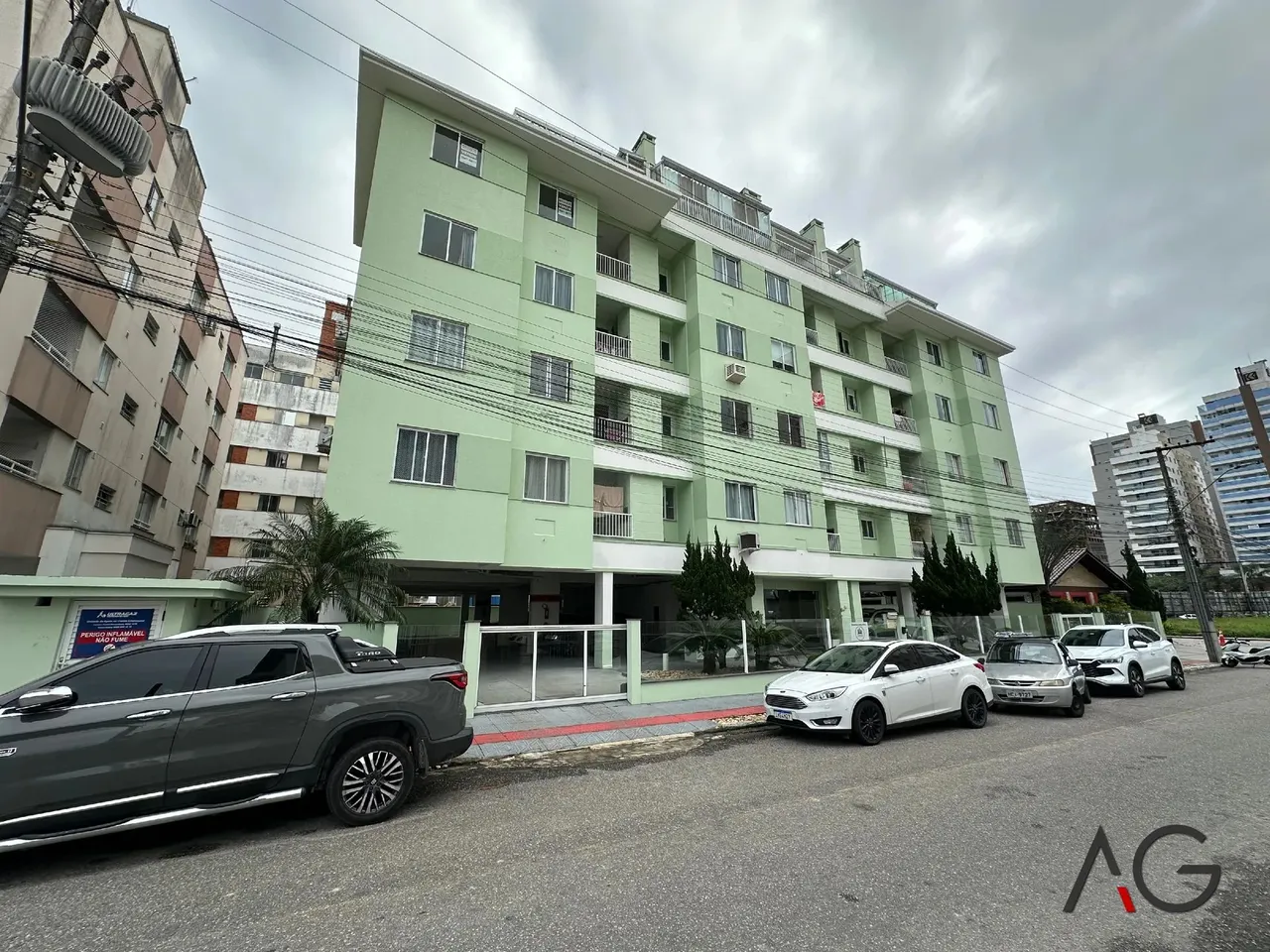 Apartamento para aluguel possui 72 m² com 3 quartos em Pedra Branca - Palhoça - SC