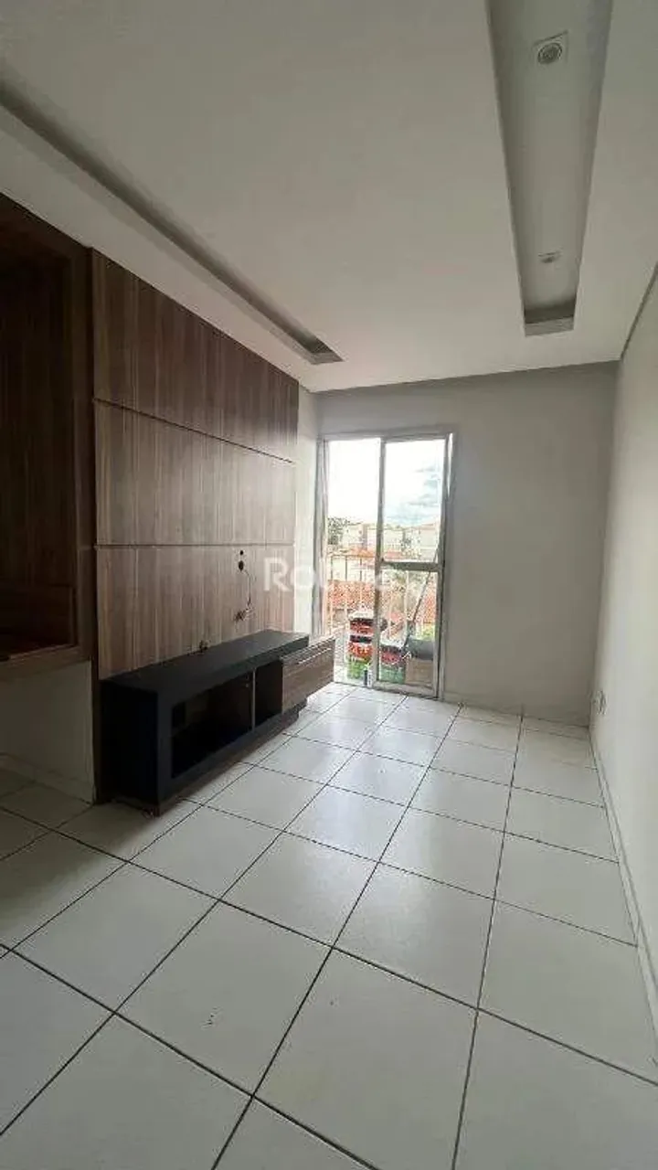 Apartamento para alugar, 2 quartos, Jardim Holanda - Uberlândia/MG - Rotina Imobiliária