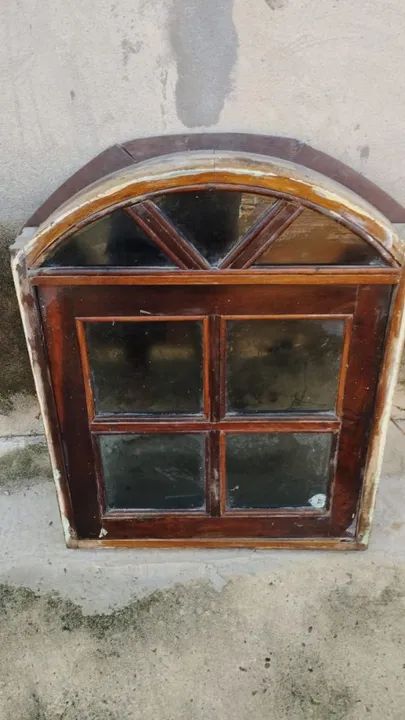 Janela de madeira antiga