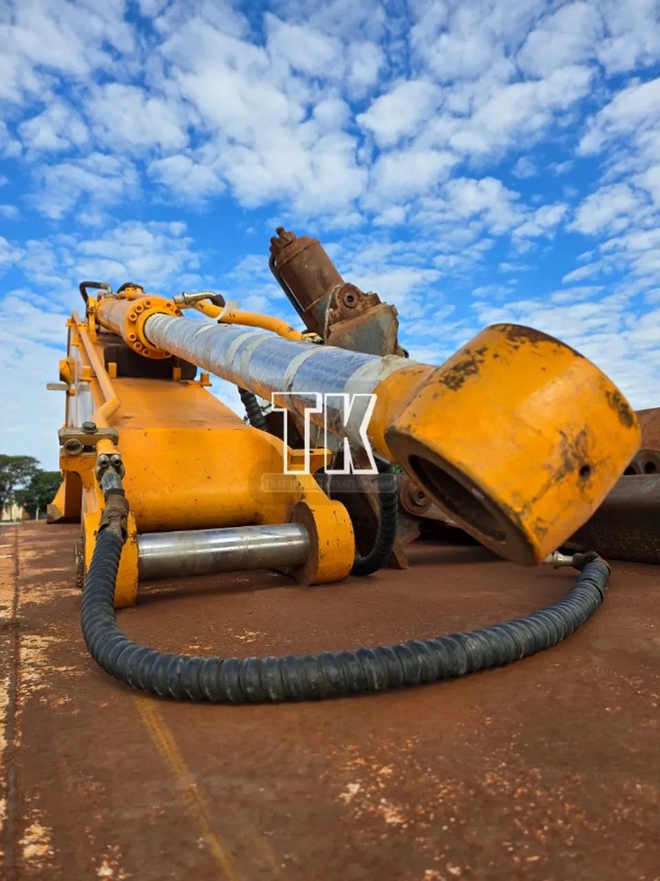 PEÇAS DA ESCAVADEIRA HIDRÁULICA MARCA HYUNDAI MODELO 210 - Foto 3