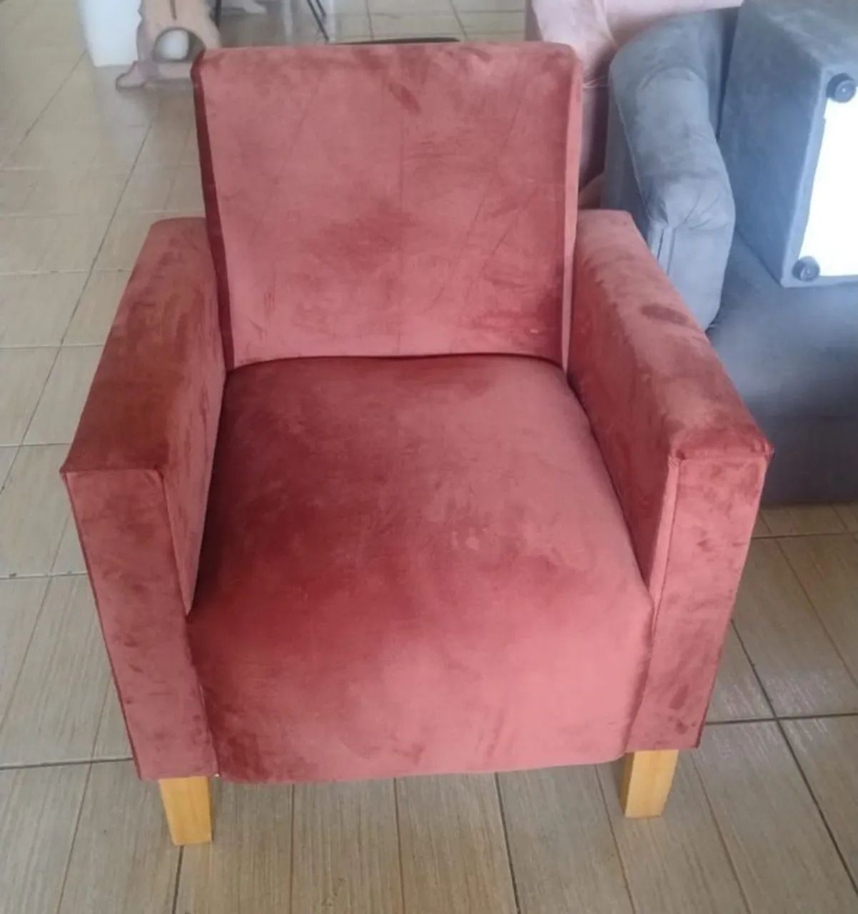 Poltrona confortável e elegante 