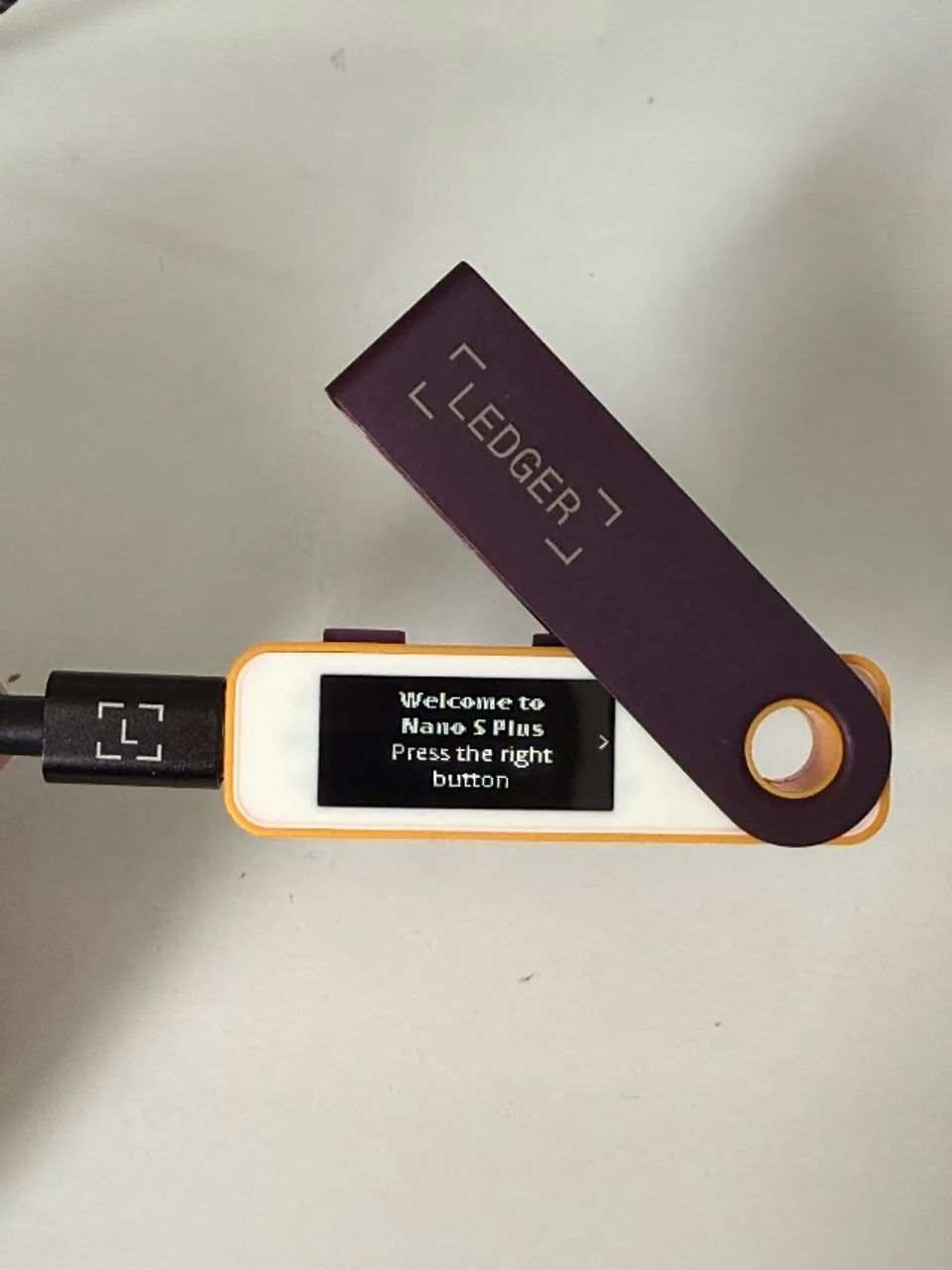 carteira fria cold wallet ledger nano s plus bitcoin ethereum btc eth