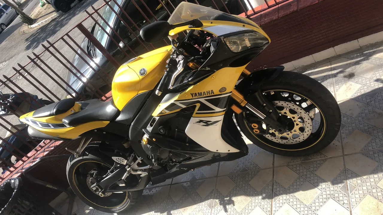 Yamaha R1 2006 aniversário 50 anos da marca 