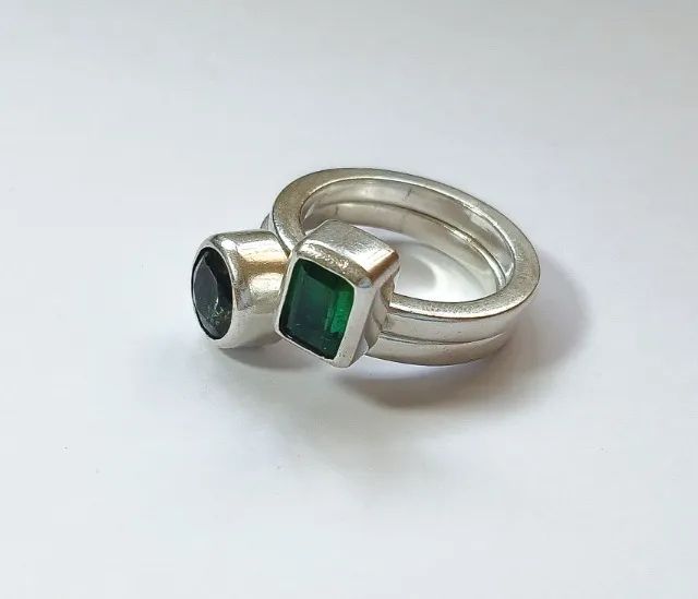 Conjunto de Aneis Prata 925 com Zirconia Verde. Tamanho 24 - Foto 2