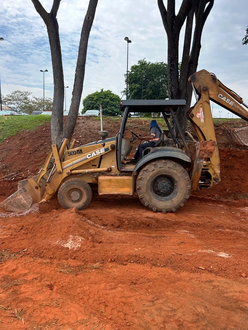 Retroescavadeira case 580m 