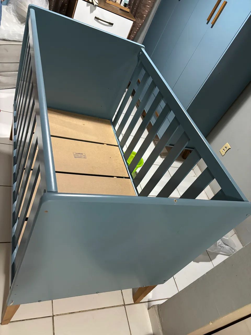 Vendo lindo berço americano azul - Foto 3