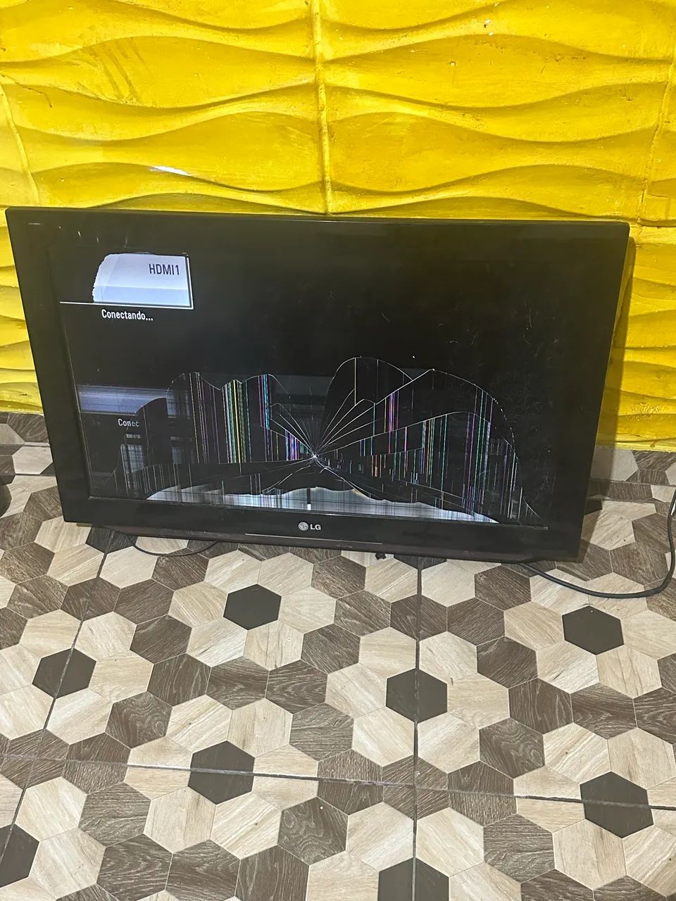Vendo tv com defeito 