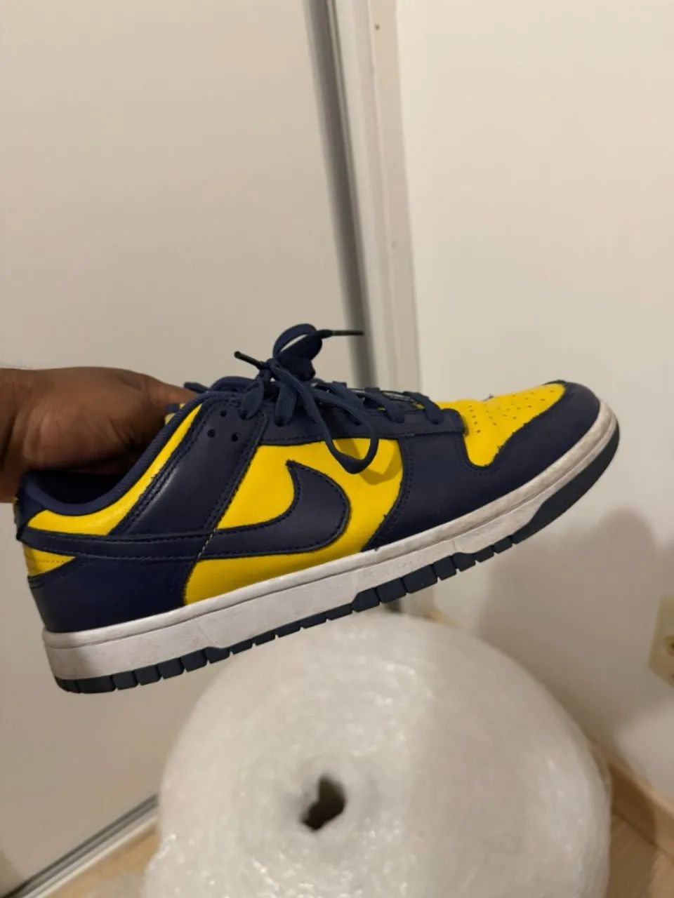 Tênis Nike Dunk Low Michigan Varsity Maize - Foto 2
