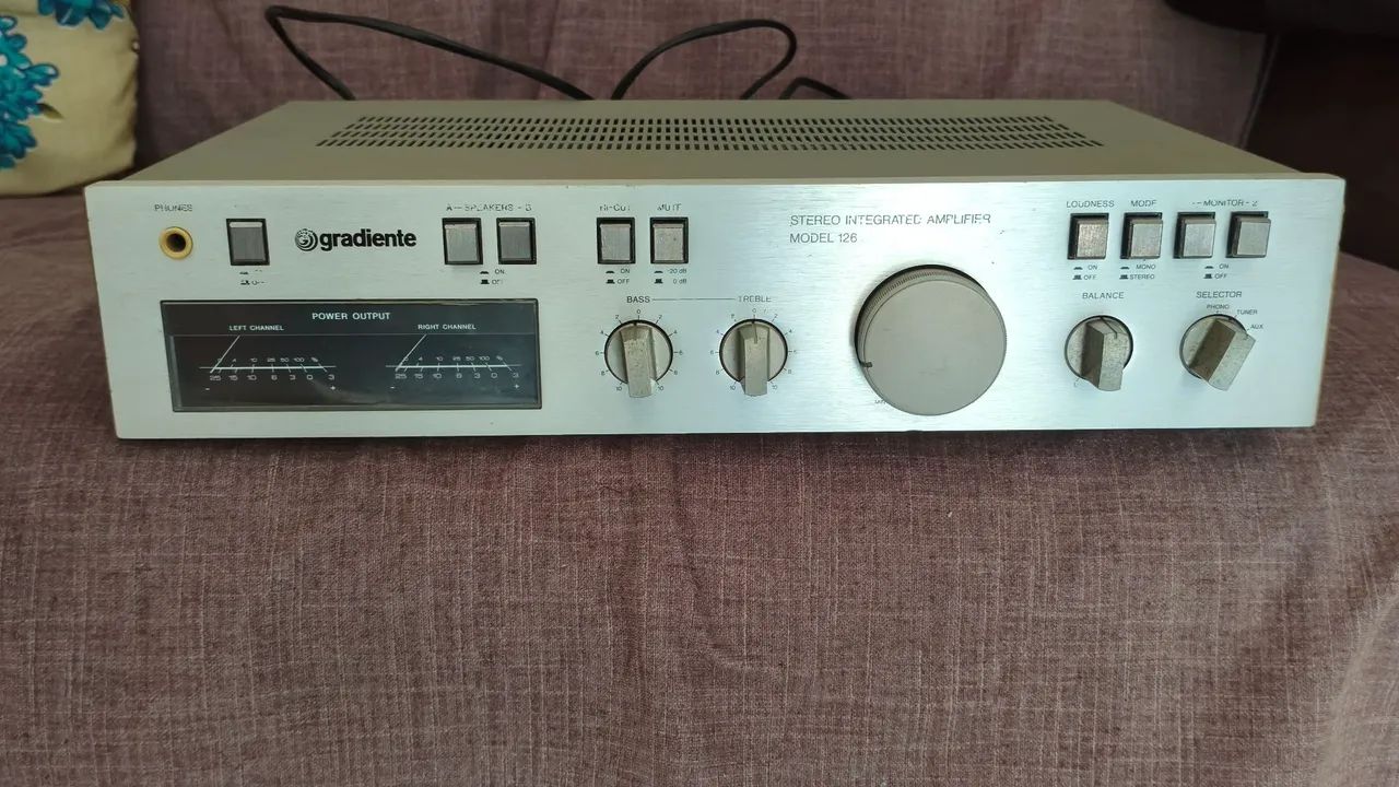 Amplificador Gradiente 126 em perfeito estado  - Foto 4