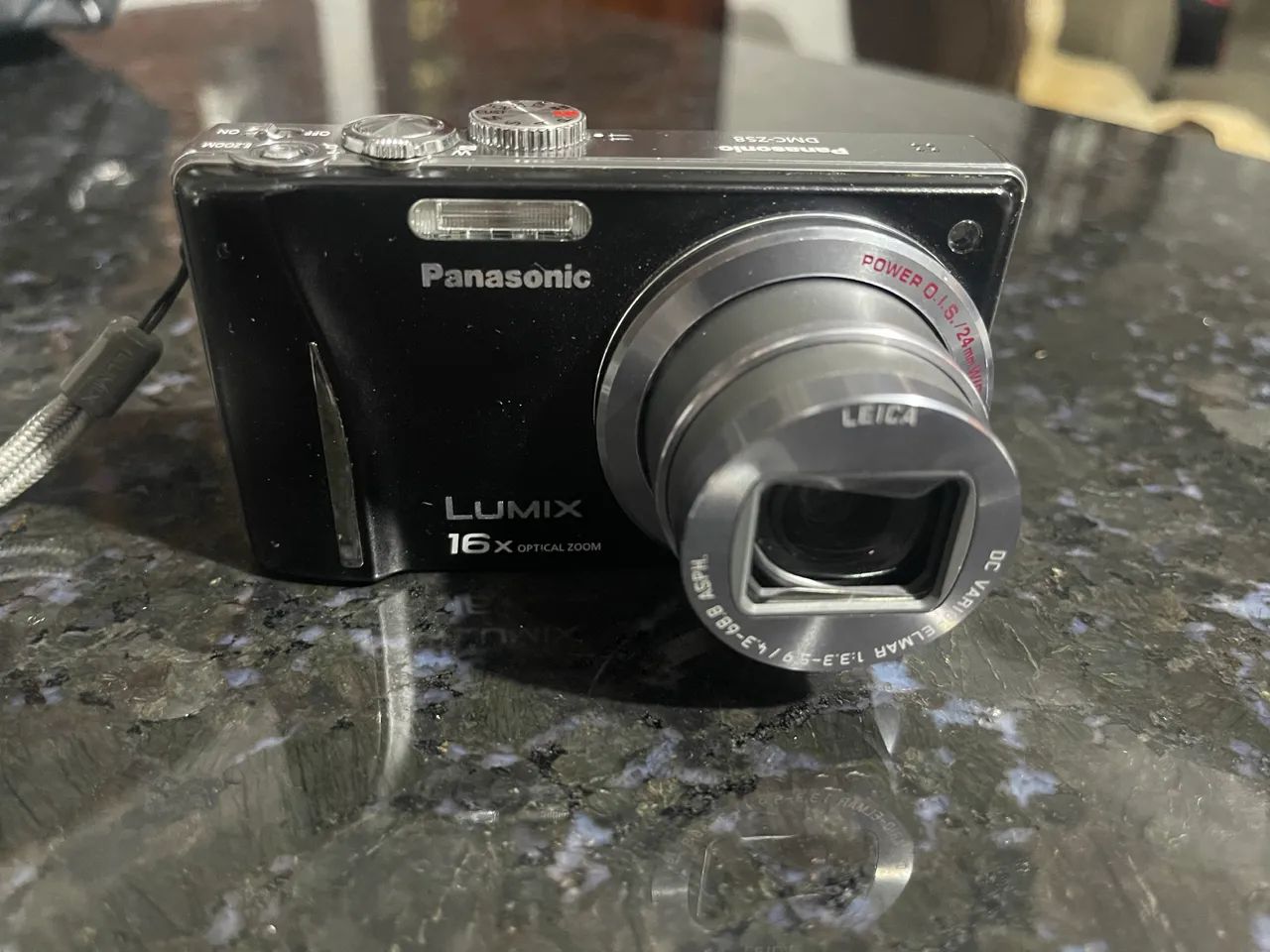 Câmera Digital Compacta Panasonic Lumix DMC-ZS8 