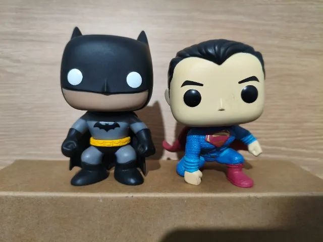 Funko Pop! DC Universe - Batman #01 e Superman #207 (Original / Sem Caixa)