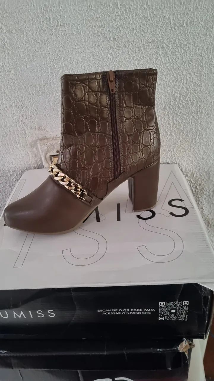 Vendo 1 bota ?  marrom número  36  novinha  - Foto 4