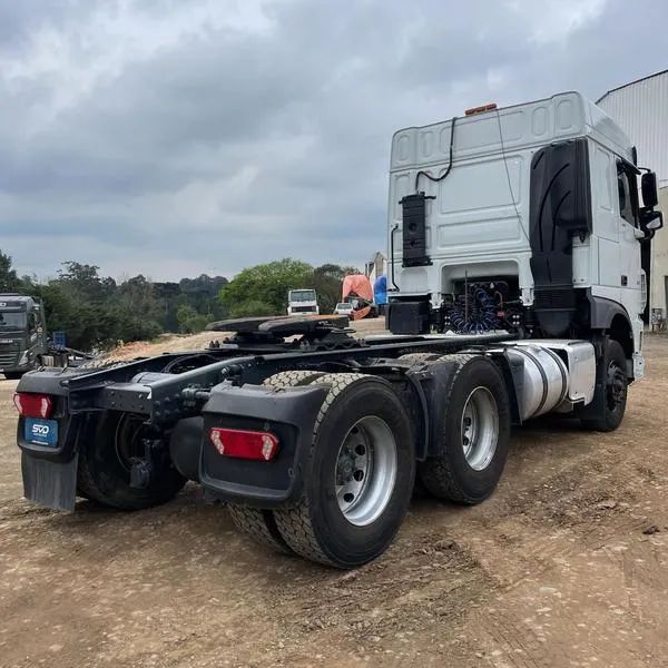 DAF XF 530 6X4 ANO 2022 EURO 5 - COM 693 MIL KM - REPASSE - Foto 8