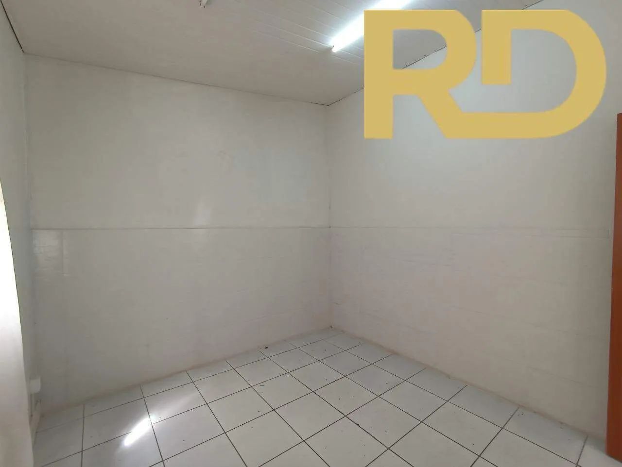 Kitnet no Saudade com água e luz incluso - Foto 4