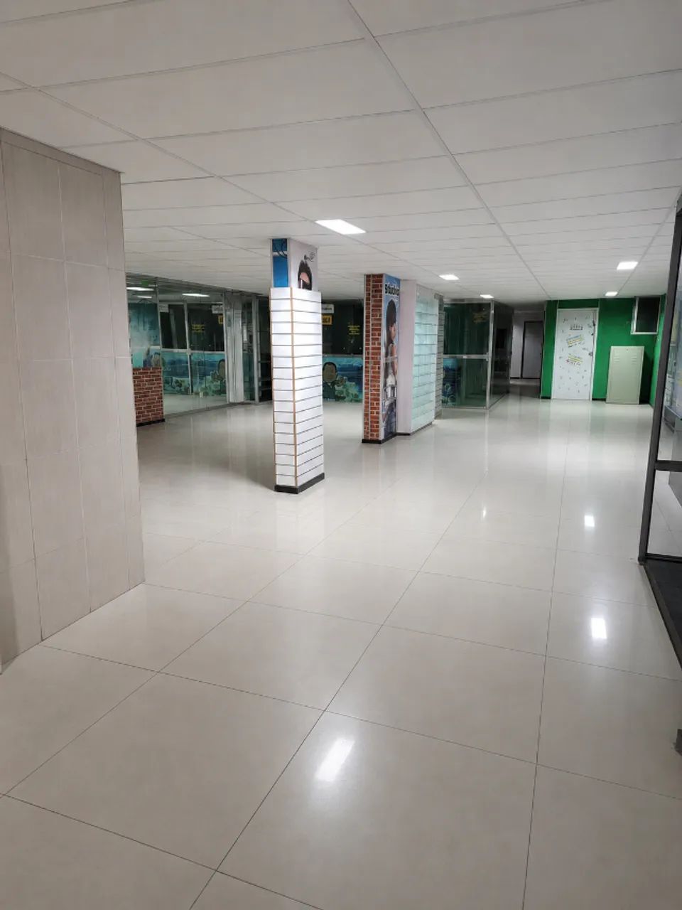 Aluga-se salão comercial amplo 385m² - 1º andar - Centro Aracaju - Foto 2