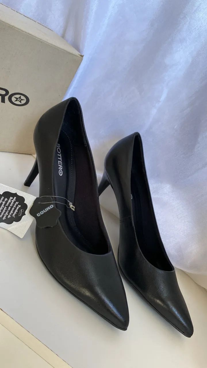Scarpin Bottero de couro preto 