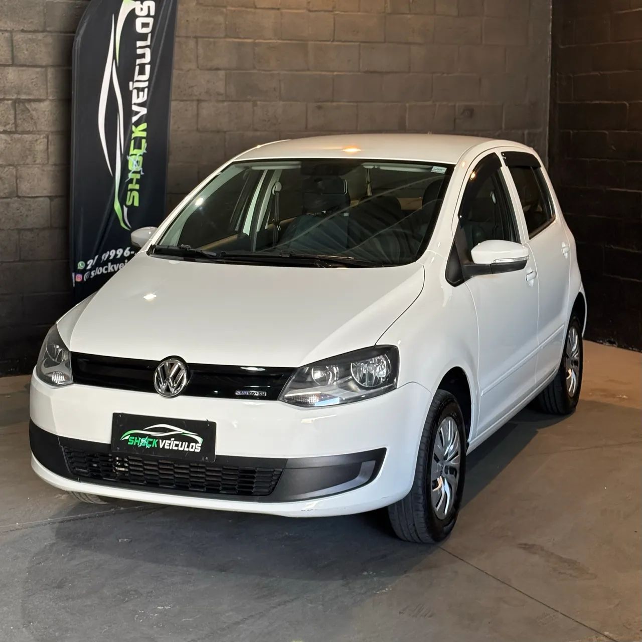 Volkswagen Fox Fox BLUEMOTION 1.0 Mi Total Flex 12V 3p 2014